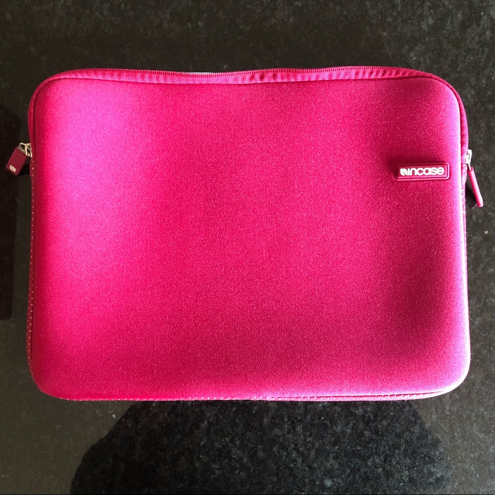 Laptop or Tablet Sleeve (up to MacBook Pro 13”)